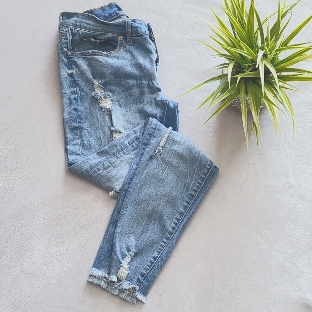 Aero Low Rise Stretch Skinny Jeans, Lt Blue Wash, Destroyed, Size 6